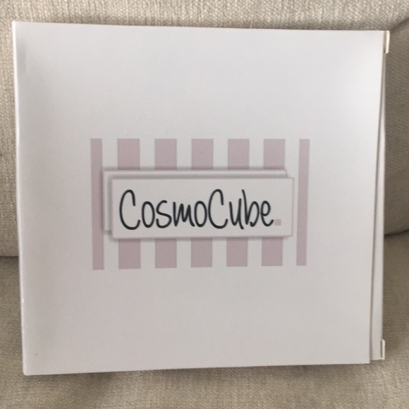 Plastic Makeup Plate for mixing colors - Picture 2 of 2